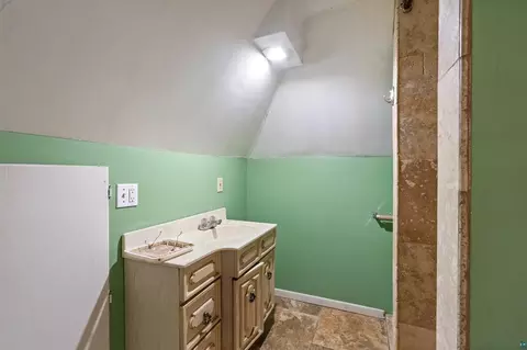 Bath - 1931 E Superior St, Duluth, MN 55812 photo 3 of 3