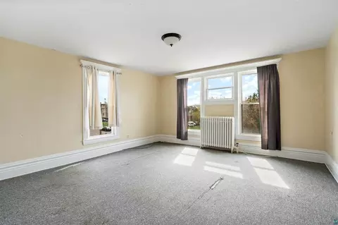 Bedroom - 1931 E Superior St, Duluth, MN 55812 photo 1 of 6