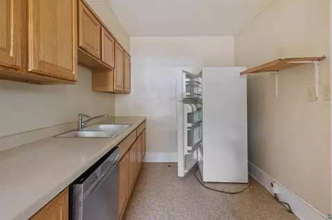 Kitchen - 1931 E Superior St, Duluth, MN 55812 photo 1 of 1