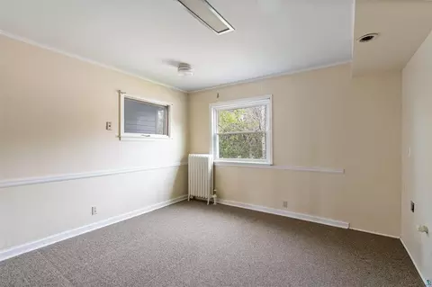 Bedroom - 1931 E Superior St, Duluth, MN 55812 photo 4 of 6
