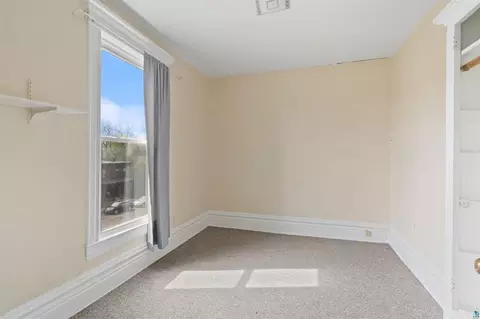 Bedroom - 1931 E Superior St, Duluth, MN 55812 photo 2 of 6