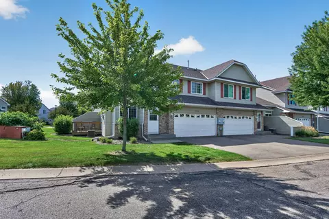 6193 Courtly Rd #E, Woodbury, MN 55125