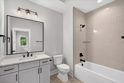 Bath - 36 Lilah Ln, Tonka Bay, MN 55331 photo 8 of 8