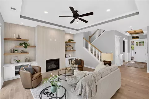 Living - 36 Lilah Ln, Tonka Bay, MN 55331 photo 2 of 5