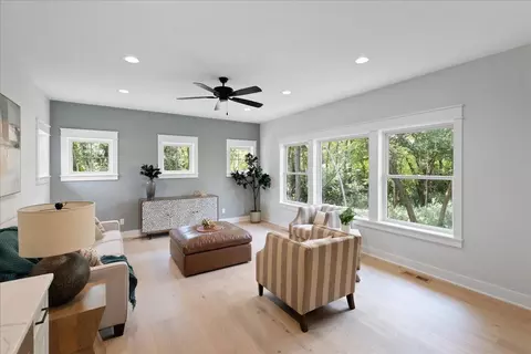 Living - 36 Lilah Ln, Tonka Bay, MN 55331 photo 4 of 5