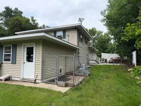 Exterior - 424 S Haven St, Appleton, MN 56208 photo 5 of 8