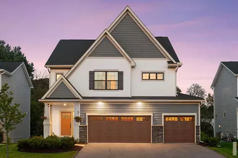 1017 Fabel Ln, Waconia, MN 55387