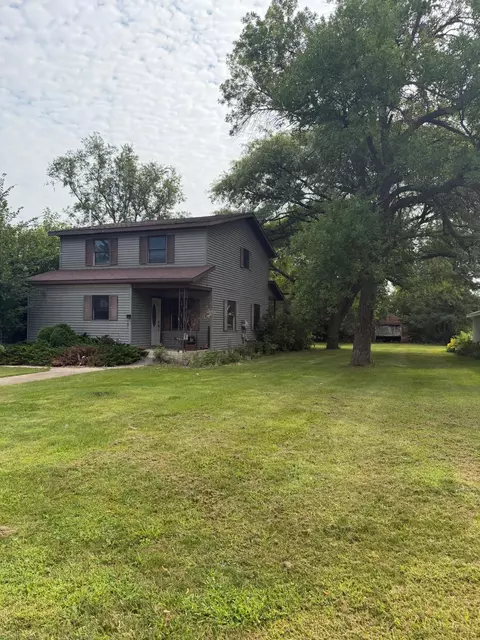 525 1st St, Dawson, MN 56232