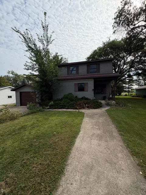 Exterior - 525 1st St, Dawson, MN 56232 photo 2 of 5