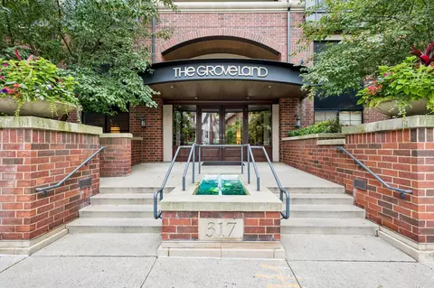 317 Groveland Ave #714, Minneapolis, MN 55403