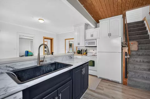 Kitchen - 540 2nd Ave NW, Plainview, MN 55964 photo 3 of 4