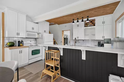 Kitchen - 540 2nd Ave NW, Plainview, MN 55964 photo 4 of 4