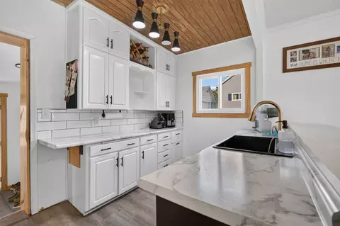 Kitchen - 540 2nd Ave NW, Plainview, MN 55964 photo 1 of 4