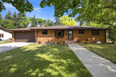 1010 22nd Ave S, Moorhead, MN 56560