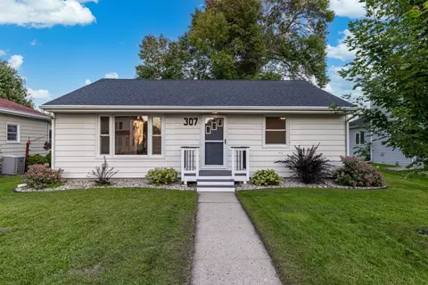 307 S 4th St, Le Sueur, MN 56058