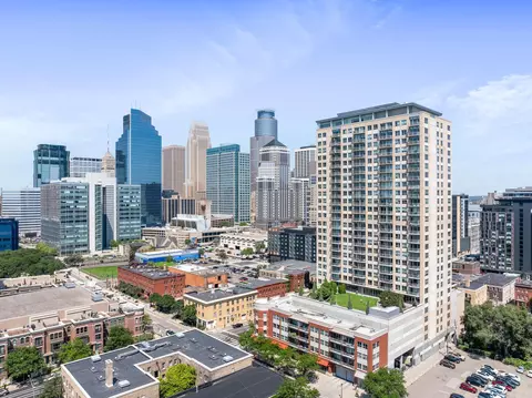 929 Portland Ave #2501, Minneapolis, MN 55404