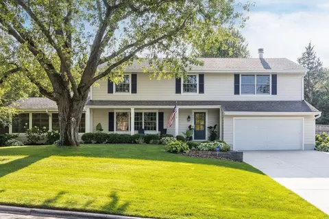 4801 Larkspur Ln, Edina, MN 55435