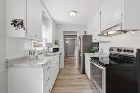 1600 Amy Ln, Brooklyn Center, MN 55430