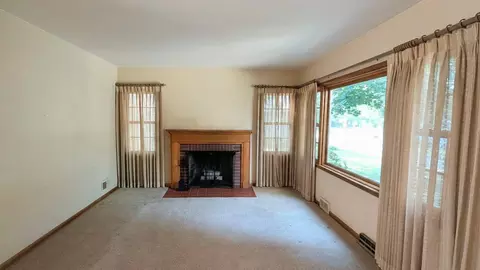 Living - 616 S 9th St, Montevideo, MN 56265 photo 1 of 2