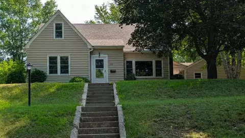 Exterior - 616 S 9th St, Montevideo, MN 56265 photo 6 of 7