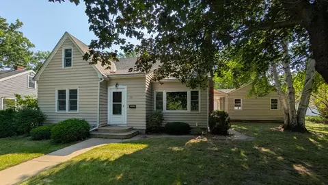 Exterior - 616 S 9th St, Montevideo, MN 56265 photo 3 of 7