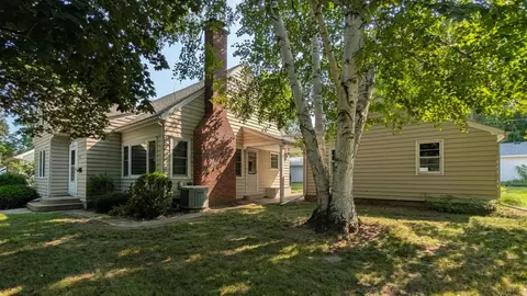 Exterior - 616 S 9th St, Montevideo, MN 56265 photo 4 of 7