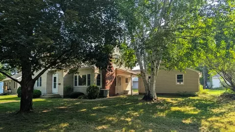 Exterior - 616 S 9th St, Montevideo, MN 56265 photo 2 of 7
