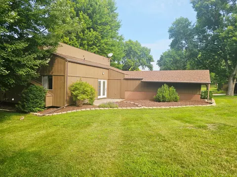 Exterior - 308 Cedar Ln, Montevideo, MN 56265 photo 3 of 4