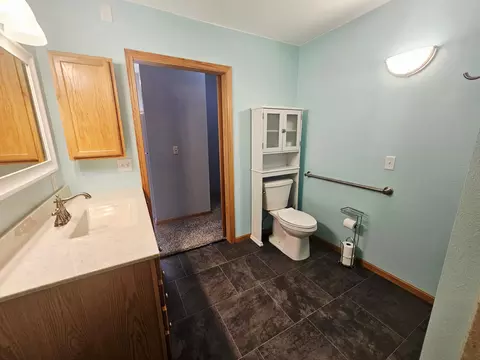 Bath - 308 Cedar Ln, Montevideo, MN 56265 photo 2 of 2