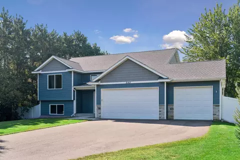 540 Lois Ln, Lino Lakes, MN 55014