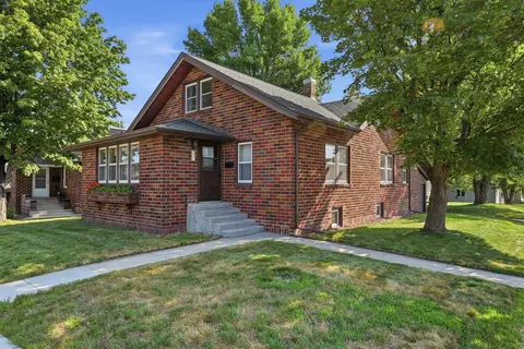 231 Maple St, Sauk Centre, MN 56378