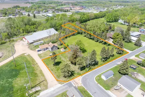 600 1st St N, Montgomery, MN 56069