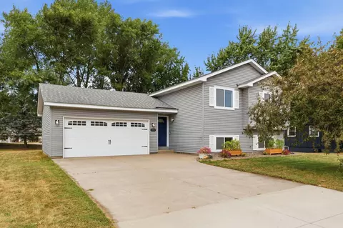 1463 Oakdale Ave, West Saint Paul, MN 55118