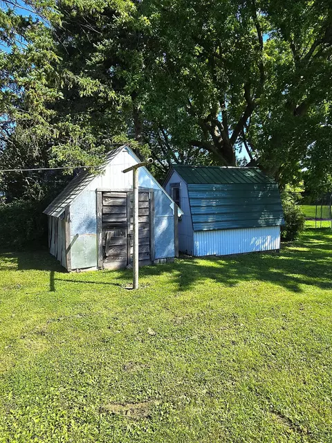 Exterior - 529 N Section Ave, Spring Valley, MN 55975 photo 5 of 6