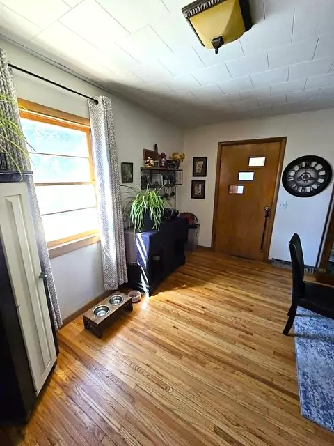 Entry Way - 529 N Section Ave, Spring Valley, MN 55975 photo 1 of 2