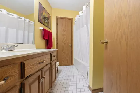 Bath - 13111 Timberlane Dr, Baxter, MN 56425 photo 2 of 3