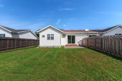 2017 32nd Ave S, Fargo, ND 58103