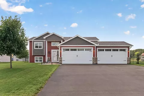 707 Greenwood St SW, Isanti, MN 55040