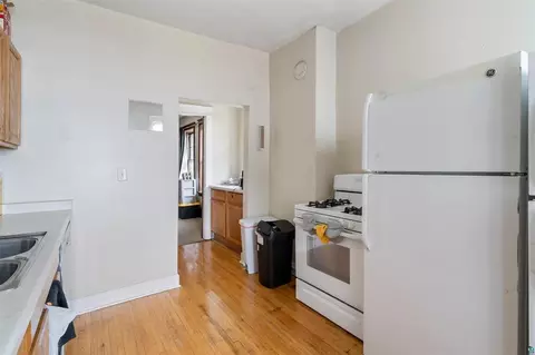 Kitchen - 1432 E 4th St, Duluth, MN 55805 photo 3 of 3