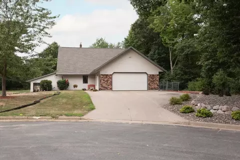2707 Cherry Blossom Ln, Menomonie, WI 54751