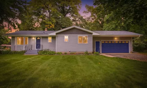 727 Tanglewood Dr, Shoreview, MN 55126