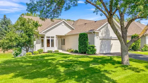 2774 Boulder Dr, Burnsville, MN 55337