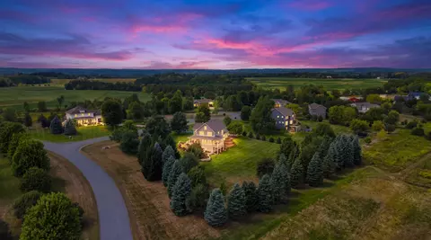 439 Horizon Ct, Hudson, WI 54016