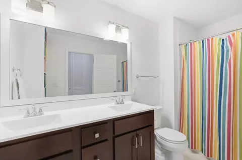 Bath - 29 Orme Ct, Saint Paul, MN 55116 photo 4 of 4