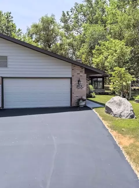 1150 Xene Ln N, Plymouth, MN 55447