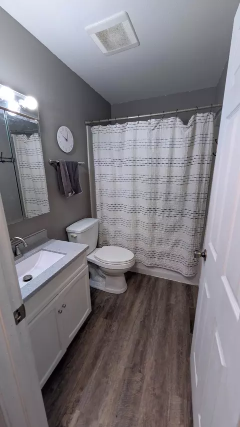 Bath - 510 5th St, Mapleton, ND 58059 photo 1 of 3