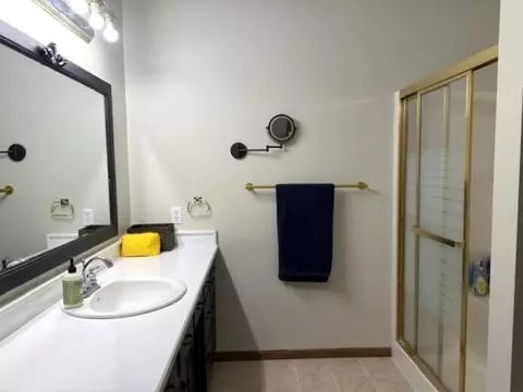 Bath - 710 20th St, Windom, MN 56101 photo 2 of 3