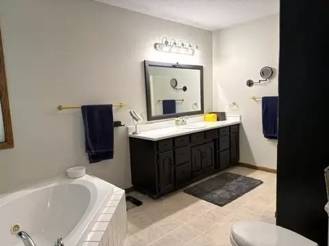 Bath - 710 20th St, Windom, MN 56101 photo 1 of 3
