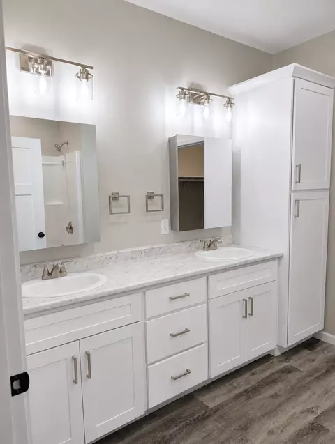 Bath - 601 W 7th Ave, Osakis, MN 56360 photo 2 of 2