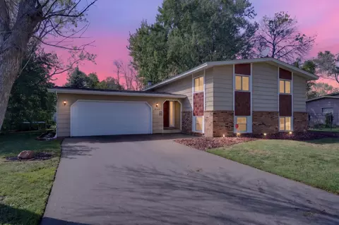 8149 Brandywine Pkwy, Brooklyn Park, MN 55444